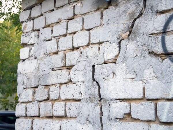 Cracked Brick Wall Repair in Staten Island
